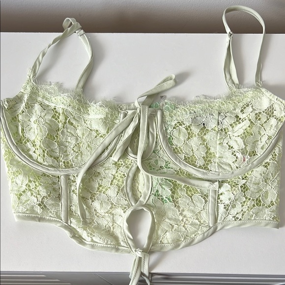 Pretty Little Thing Lace Bralette Green - Picture 1 of 9
